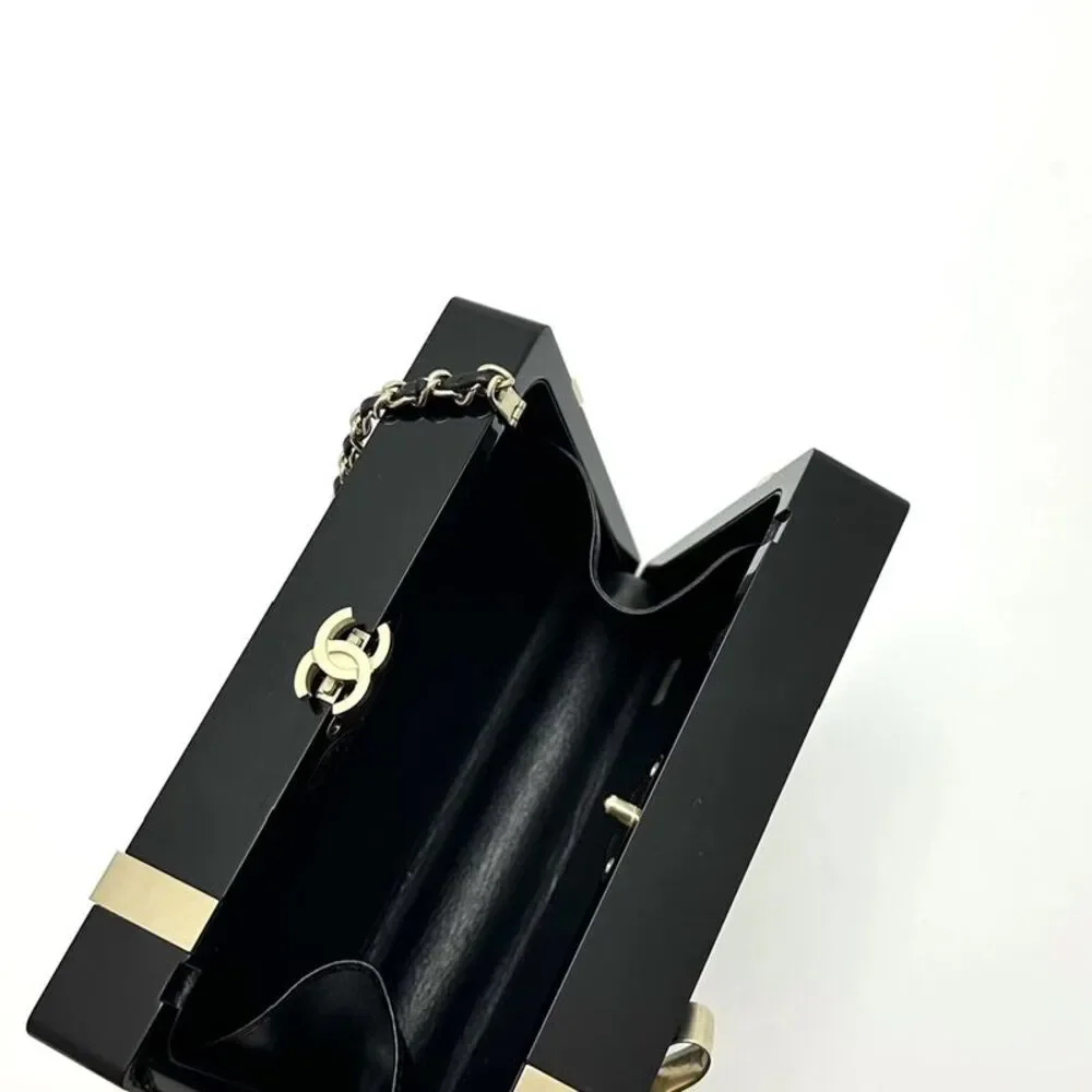 CHANEL brand color